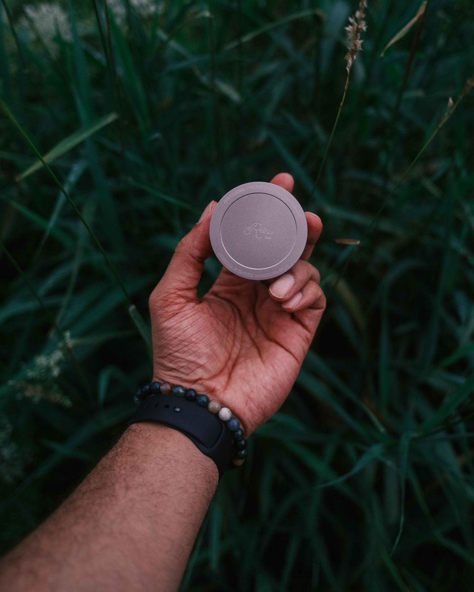 Fotorgear macro lens held in hand, photographed by RUDQP