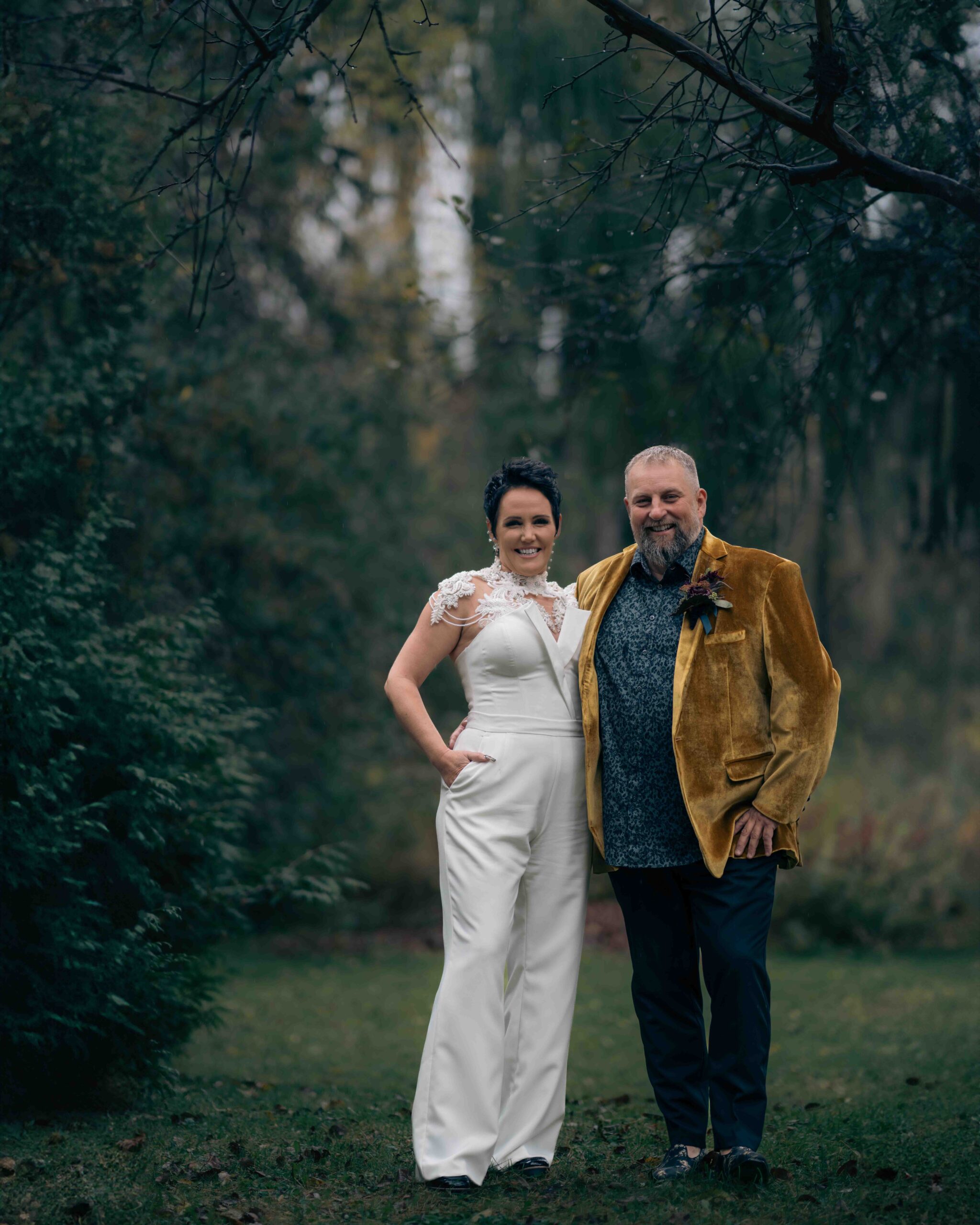 Couple photographed at golden hour in Ottawa by RUDQP
